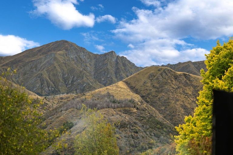 Photo of property in 18 Norfolk Street, Arrowtown, 9302