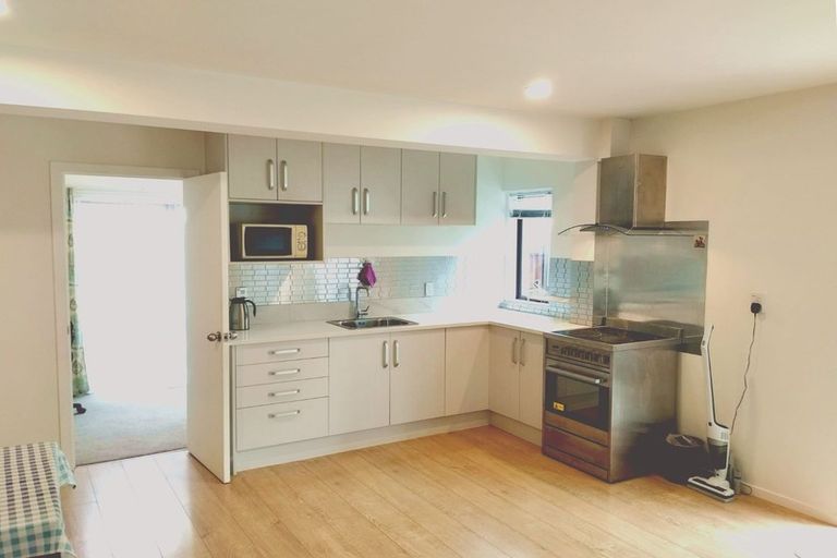 Photo of property in 16 Sydney Street, Hauraki, Auckland, 0622