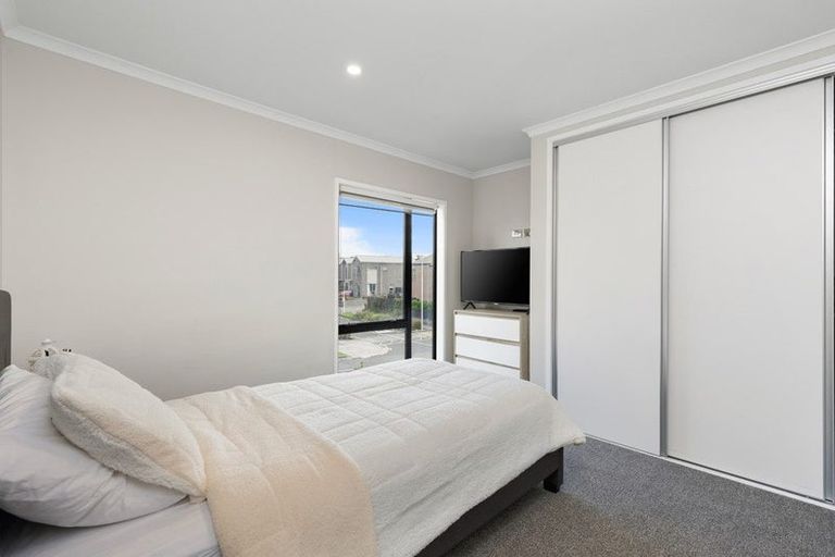 Photo of property in 14 Nugget Avenue, Hobsonville, Auckland, 0616