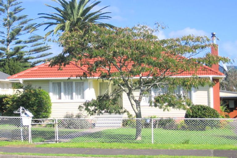 Photo of property in 18 Garelja Road, Henderson, Auckland, 0612