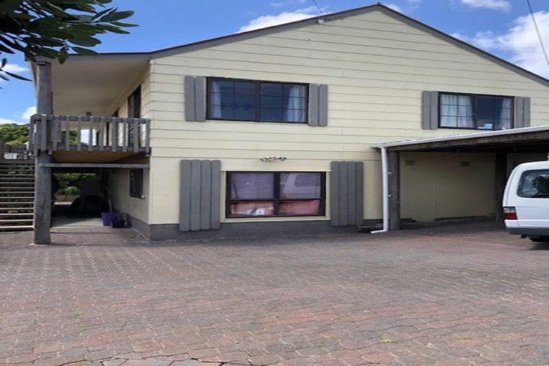 Photo of property in 463 Don Buck Road, Massey, Auckland, 0614
