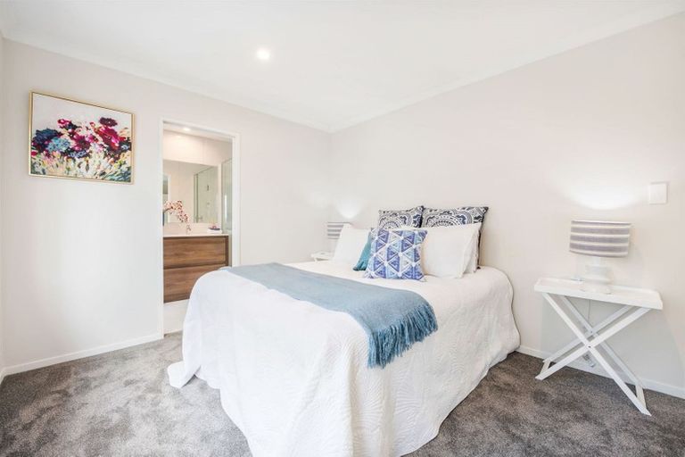 Photo of property in 18 Lime Hill Rise, Flat Bush, Auckland, 2019