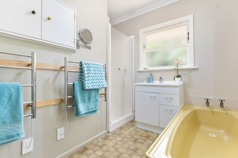 Photo of property in 90 Oceanview Road, Mount Maunganui, 3116
