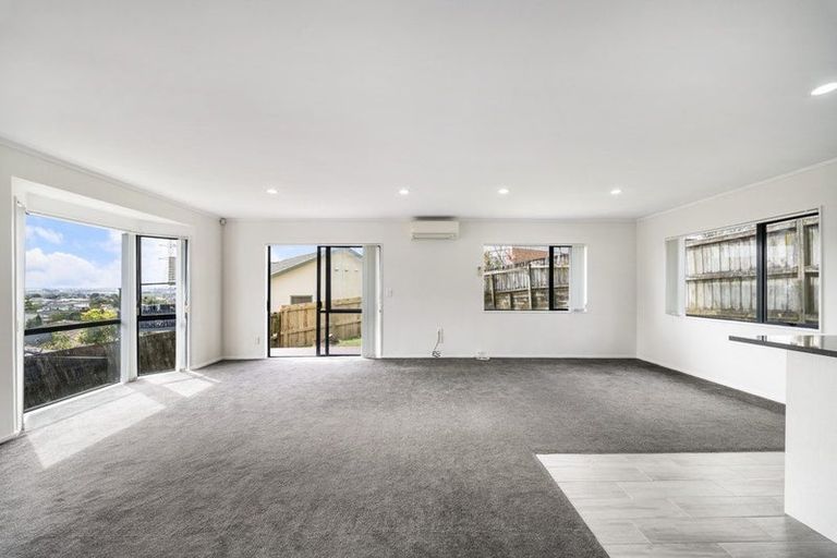 Photo of property in 16a Lowburn Place, Clover Park, Auckland, 2019
