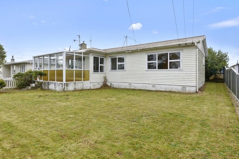 Photo of property in 14 Ferguson Street, Levin, 5510