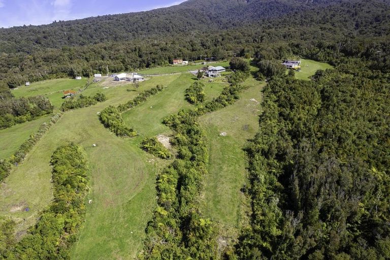 Photo of property in 1880 Mangorei Road, Mangorei, New Plymouth, 4371