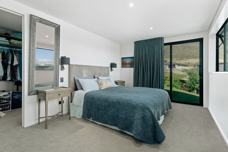 Photo of property in 15 Little Alpha Loop, Wanaka, 9305