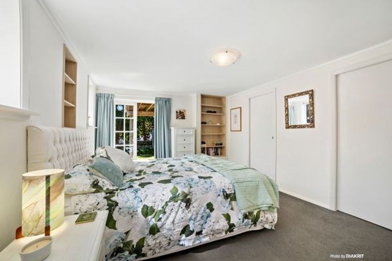 Photo of property in 22 Ranui Crescent, Khandallah, Wellington, 6035