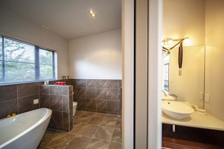 Photo of property in 80 Kent Terrace, Taradale, Napier, 4112