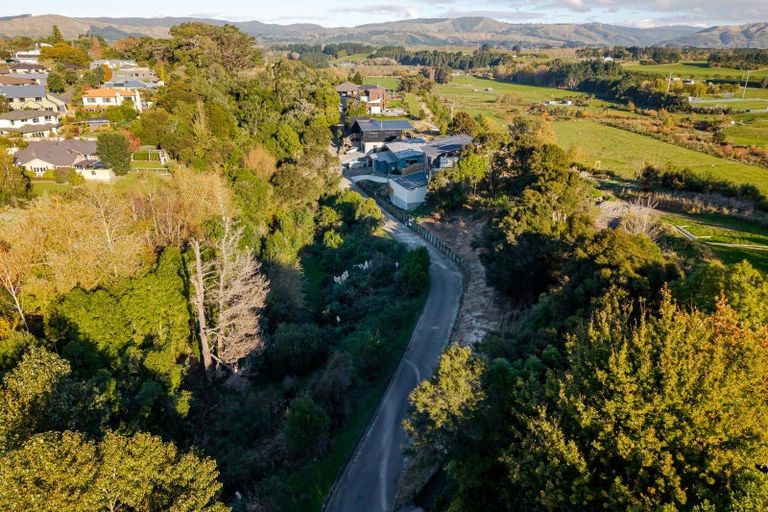 Photo of property in 4 Three Paddock Lane, Fitzherbert, Palmerston North, 4410