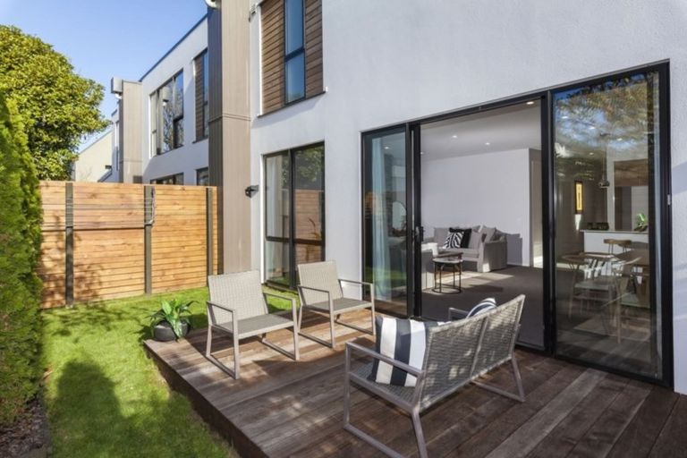Photo of property in 32b Hewitts Road, Merivale, Christchurch, 8014