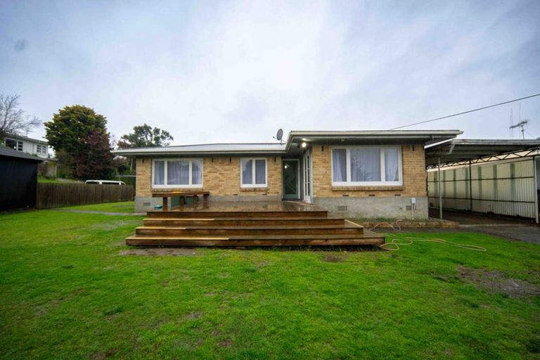 Photo of property in 2 Windsor Road, Maeroa, Hamilton, 3200