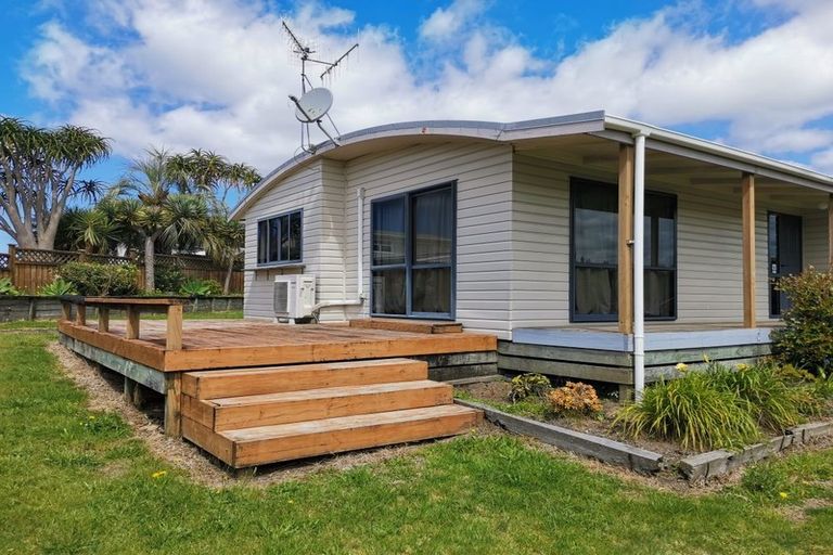 Photo of property in 20 Marsden Point Road, Ruakaka, 0116
