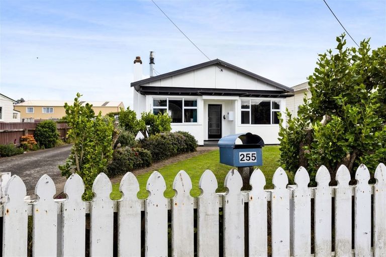 Photo of property in 255 Princes Street, Hawera, 4610