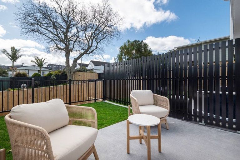Photo of property in 7d Camrose Place, Glenfield, Auckland, 0629