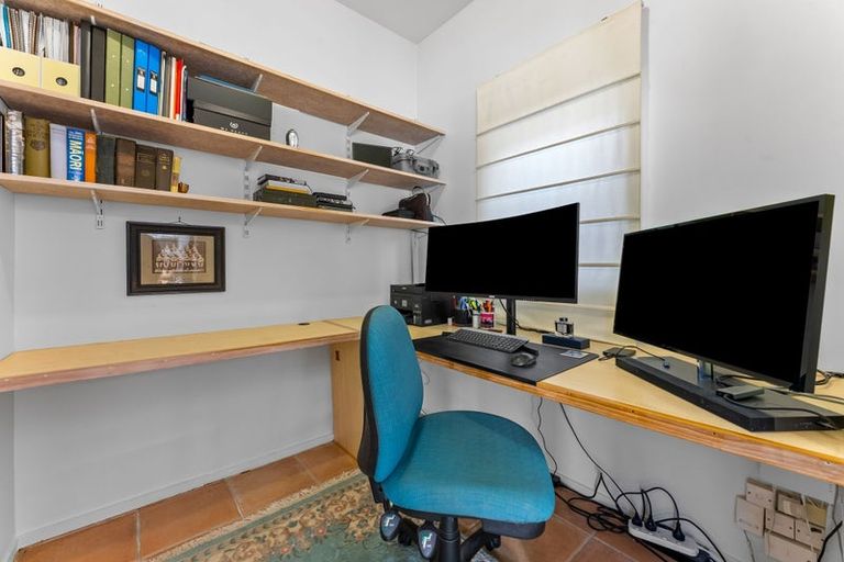 Photo of property in 15 Seaview Road, Castor Bay, Auckland, 0620