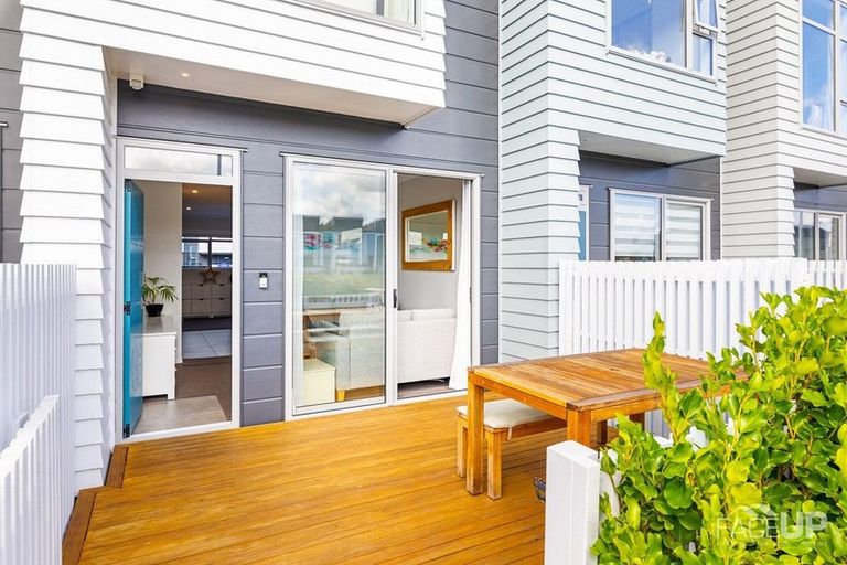 Photo of property in 17 Rangihina Road, Hobsonville, Auckland, 0616