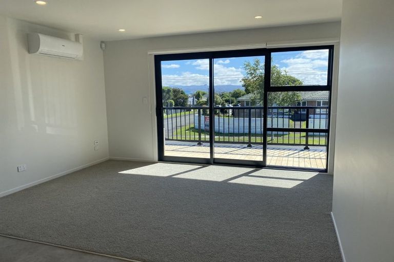 Photo of property in 4/43 Yeovil Road, Te Atatu Peninsula, Auckland, 0610