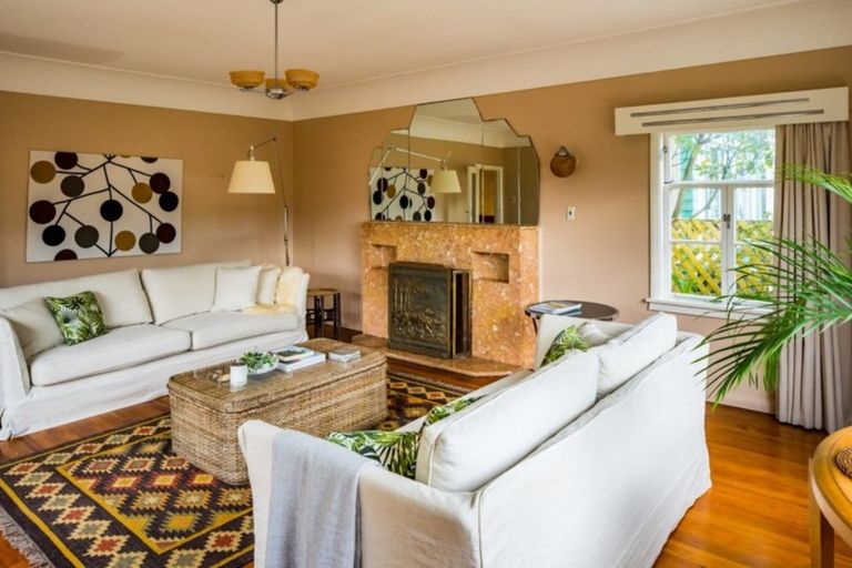 Photo of property in 147 Muritai Road, Eastbourne, Lower Hutt, 5013