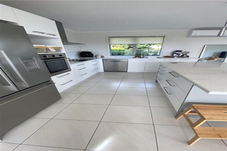 Photo of property in 9 Ripple Grove, Waiuku, 2123