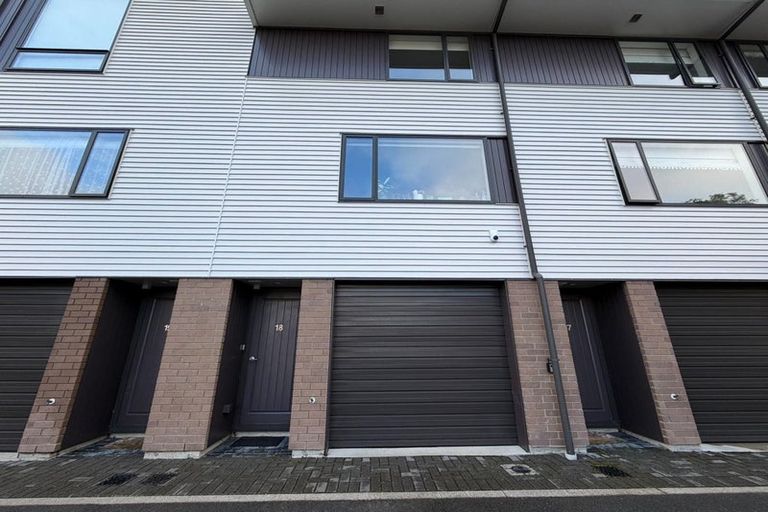 Photo of property in 18/8 Thatcher Crescent, Crofton Downs, Wellington, 6035