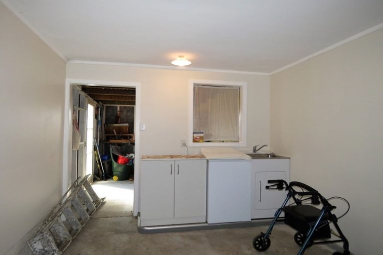 Photo of property in 25-27 Romilly Street, Westport, 7825