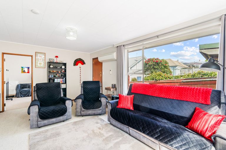 Photo of property in 10a Bernard Street, Kenmure, Dunedin, 9011