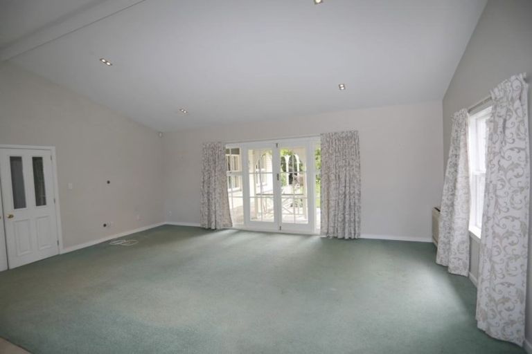 Photo of property in 11 Radbrook Street, Avonhead, Christchurch, 8042