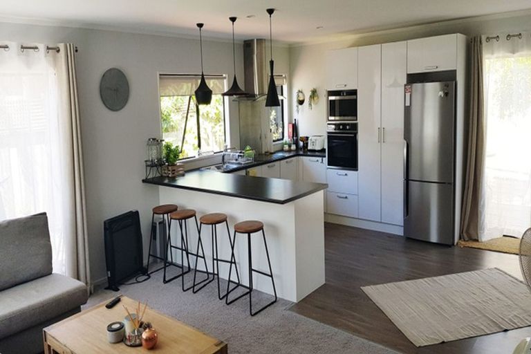 Photo of property in 1/38 Kaipatiki Road, Glenfield, Auckland, 0629