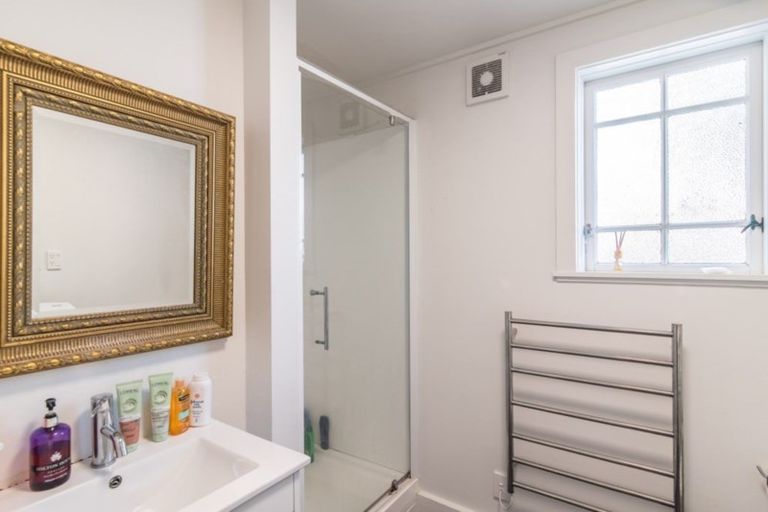 Photo of property in 77 Majoribanks Street, Mount Victoria, Wellington, 6011
