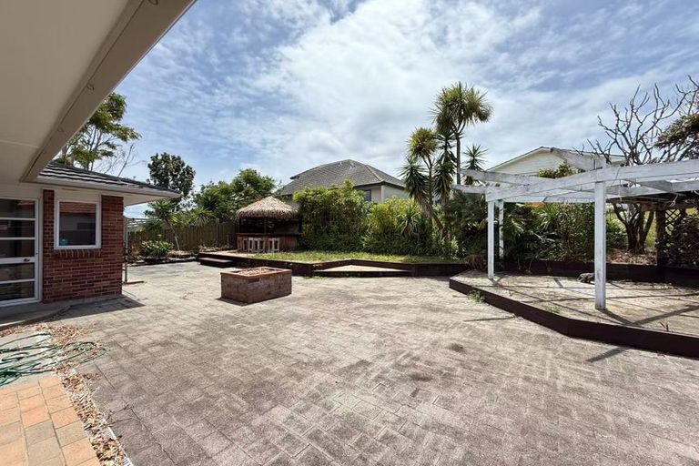 Photo of property in 9 Selwyn Crescent, Forrest Hill, Auckland, 0620