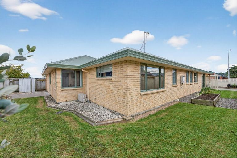 Photo of property in 42 Brooklyn Heights Drive, Kelvin Grove, Palmerston North, 4414