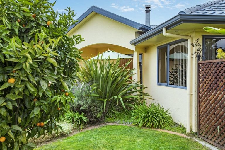 Photo of property in 3 Newbury Place, Taradale, Napier, 4112