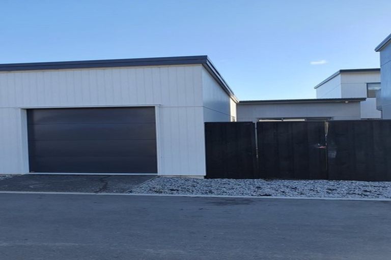 Photo of property in 17 William Dawson Crescent, Wigram, Christchurch, 8025