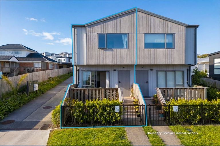 Photo of property in 2/35 Renata Crescent, Te Atatu Peninsula, Auckland, 0610
