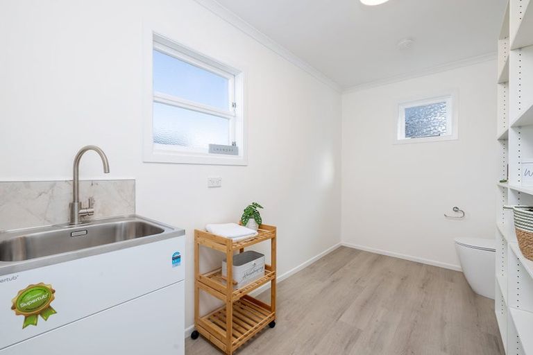 Photo of property in 100 Brandon Street, Featherston, 5710