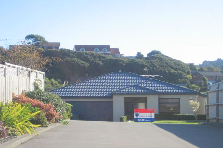 Photo of property in 74 Samwell Drive, Whitby, Porirua, 5024