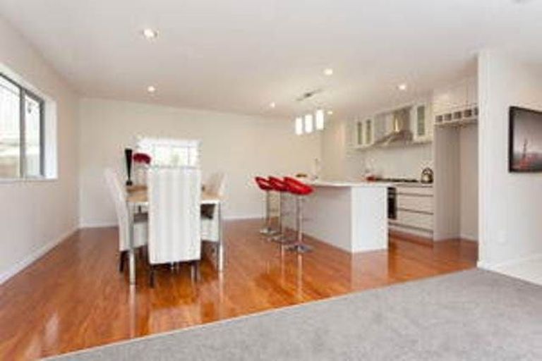 Photo of property in 20a Northall Road, New Lynn, Auckland, 0600