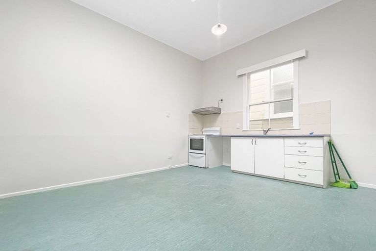 Photo of property in 250 Adelaide Road, Newtown, Wellington, 6021