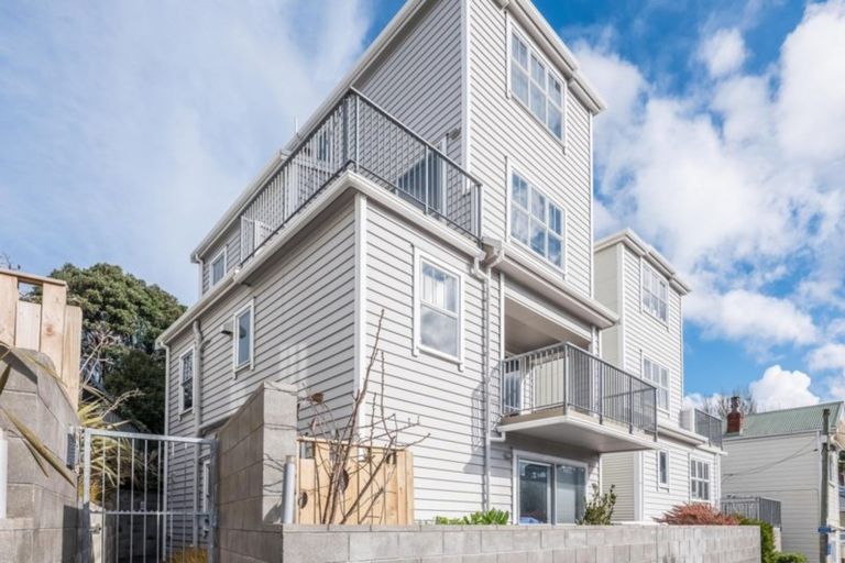 Photo of property in 8p Finlay Terrace, Mount Cook, Wellington, 6021