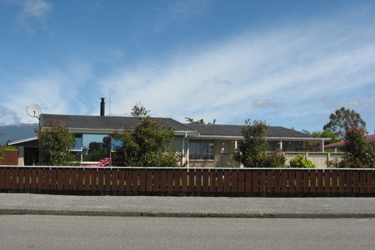 Photo of property in 16 Orowaiti Road, Westport, 7825