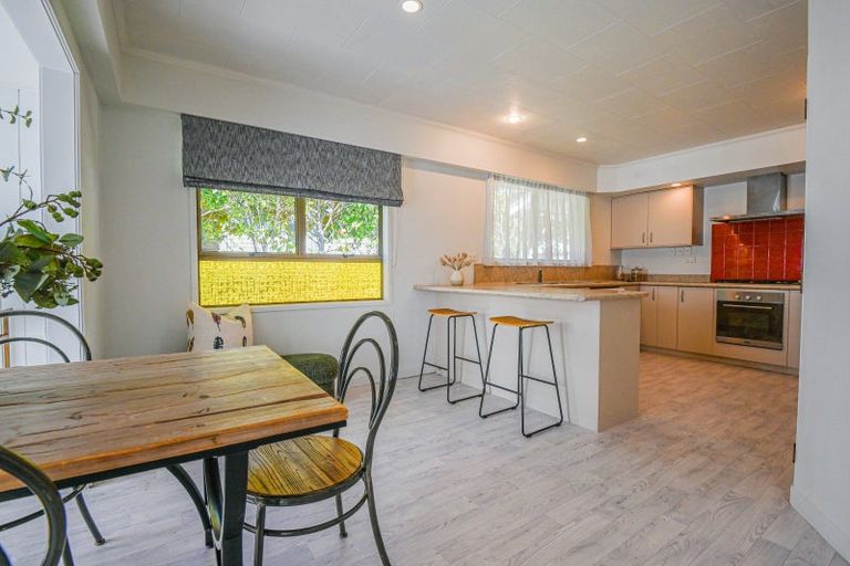 Photo of property in 3 Russell Street, Waipukurau, 4200