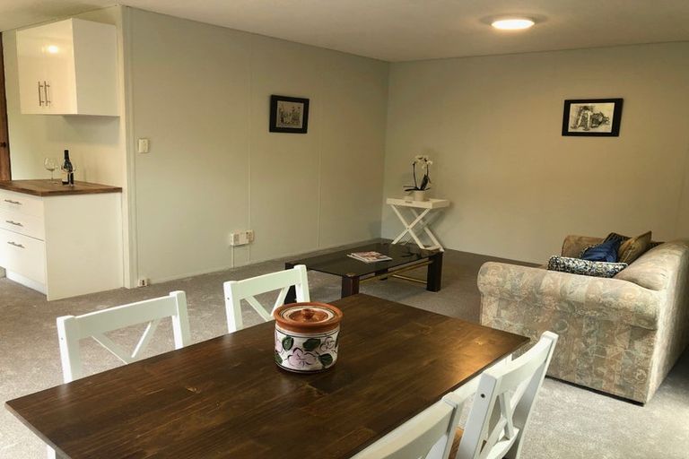 Photo of property in 2/5 Compass Place, Te Atatu Peninsula, Auckland, 0610