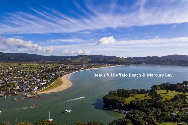Photo of property in 24 Wells Place, Whitianga, 3510