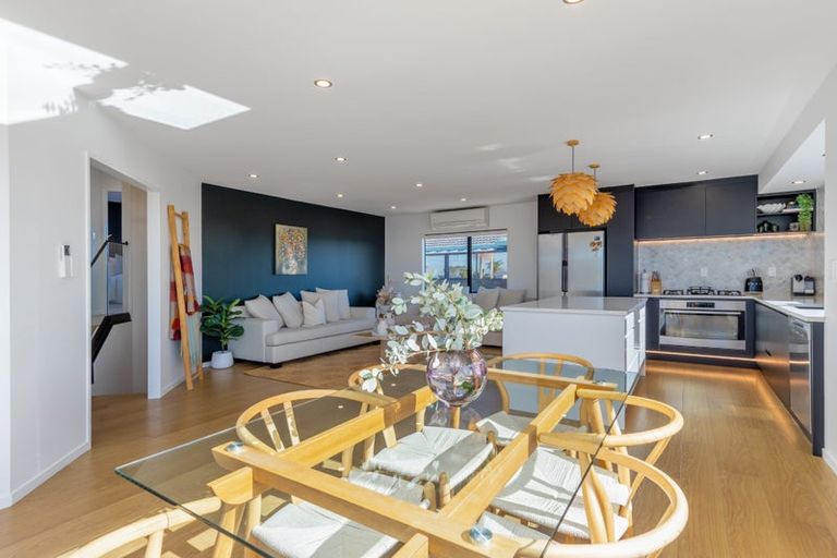 Photo of property in 2/30 Firth Road, Torbay, Auckland, 0630