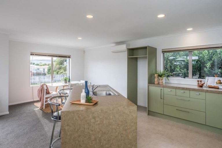 Photo of property in 52 Martin Road, Paraparaumu Beach, Paraparaumu, 5032