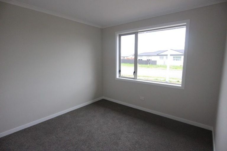 Photo of property in 33 Belgrove Drive, Waipukurau, 4200