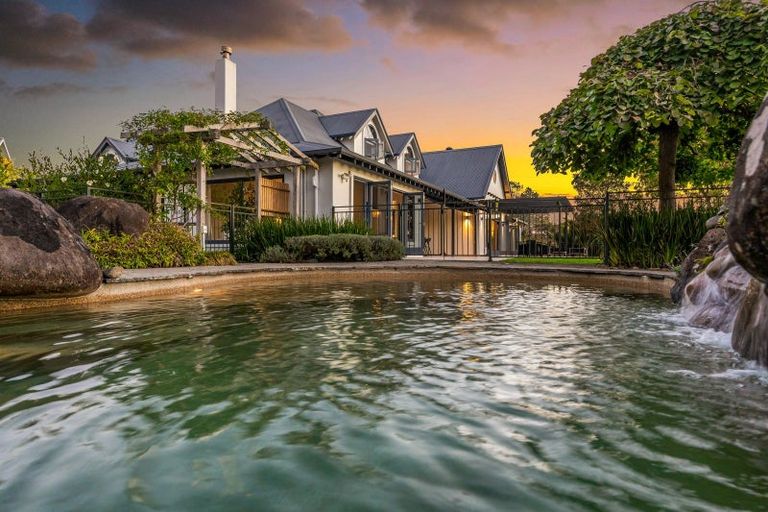 Photo of property in 6 Emily Lane, Greenhithe, Auckland, 0632