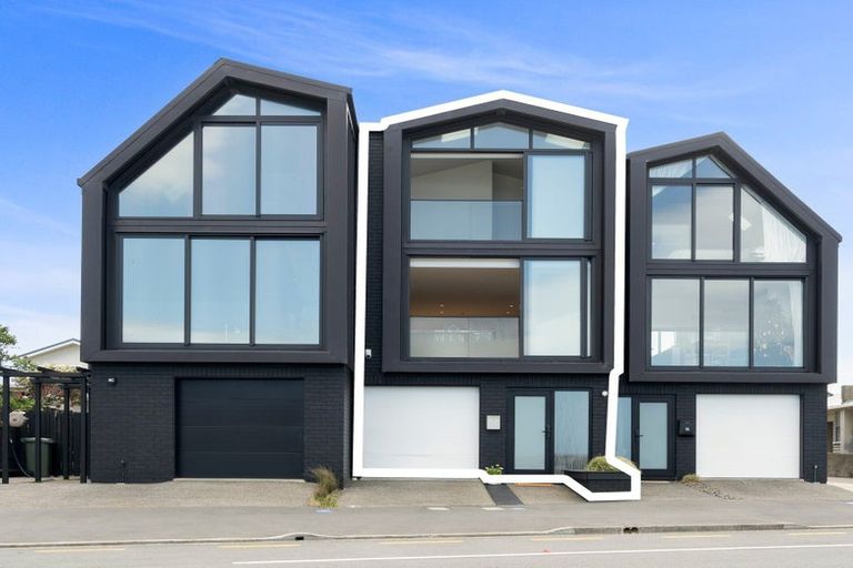 Photo of property in 8b Lyall Parade, Lyall Bay, Wellington, 6022