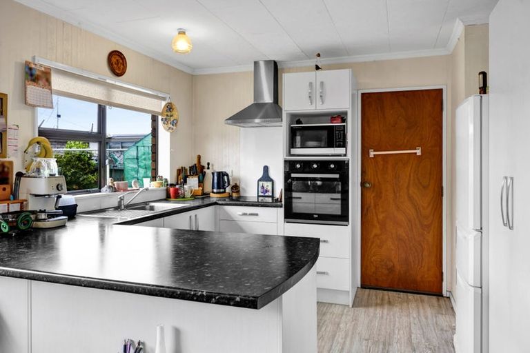 Photo of property in 2a Wera Street, Hawera, 4610